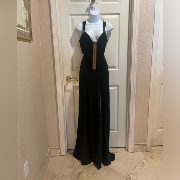 Absolutely Gorgeous! Black Satin gown! - Picture 10 of 11